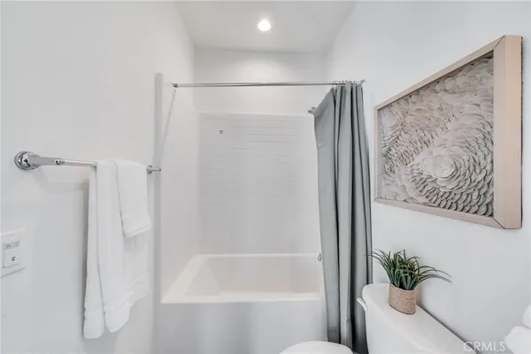 $1,098,000 | 174 Sawbuck, Irvine, CA 92618