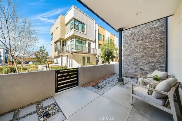 $1,098,000 | 174 Sawbuck, Irvine, CA 92618