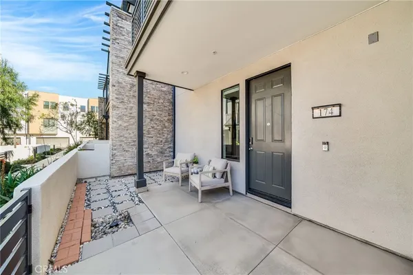 $1,098,000 | 174 Sawbuck, Irvine, CA 92618