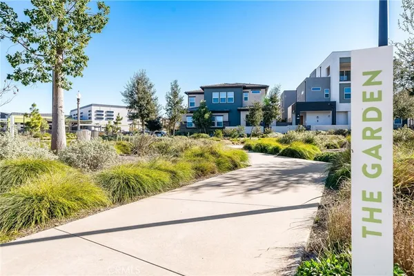 $1,098,000 | 174 Sawbuck, Irvine, CA 92618