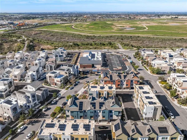 $1,098,000 | 174 Sawbuck, Irvine, CA 92618