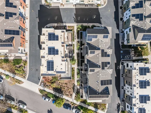 $1,098,000 | 174 Sawbuck, Irvine, CA 92618