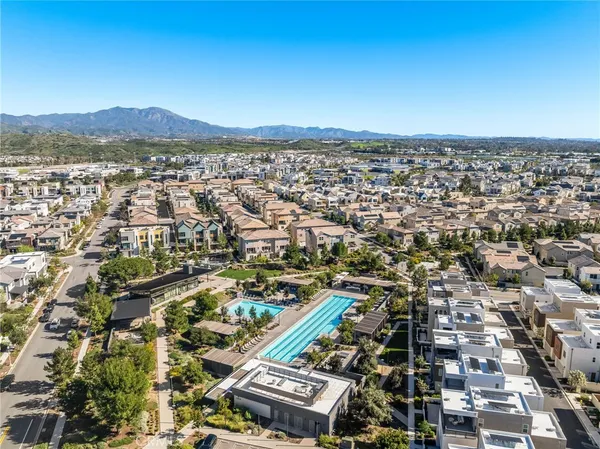 $1,098,000 | 174 Sawbuck, Irvine, CA 92618