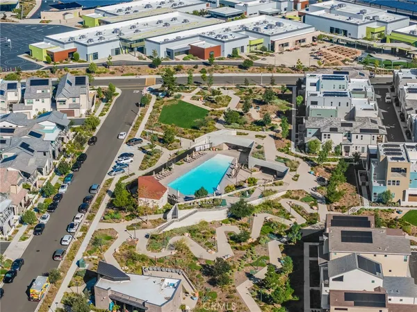 $1,098,000 | 174 Sawbuck, Irvine, CA 92618