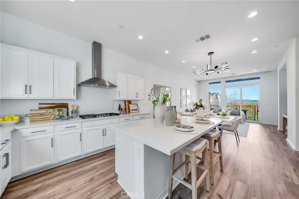 $1,098,000 | 174 Sawbuck, Irvine, CA 92618