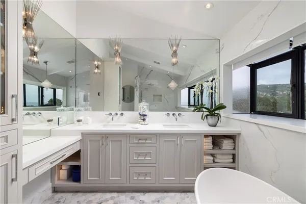 $18,500 | 230 High Drive, Laguna Beach, CA 92651
