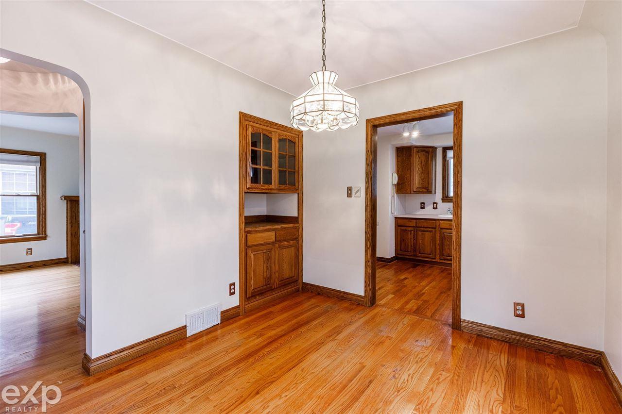 428 Maison Road Grosse Pointe, MI 48236 - Photo 7 of 24 50044464-6.JPG