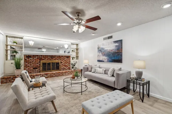 $2,700 | 3094 West Escalon Avenue, Fresno, CA 93711