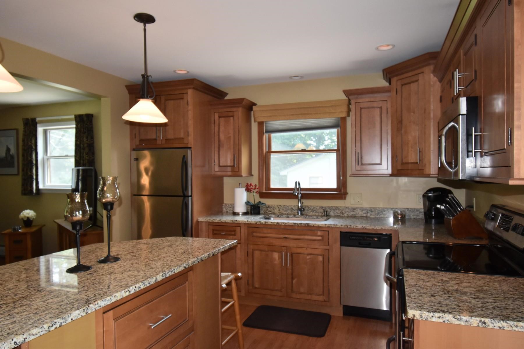 167 Holly Street Rutland, VT 05701 - Photo 10 of 28