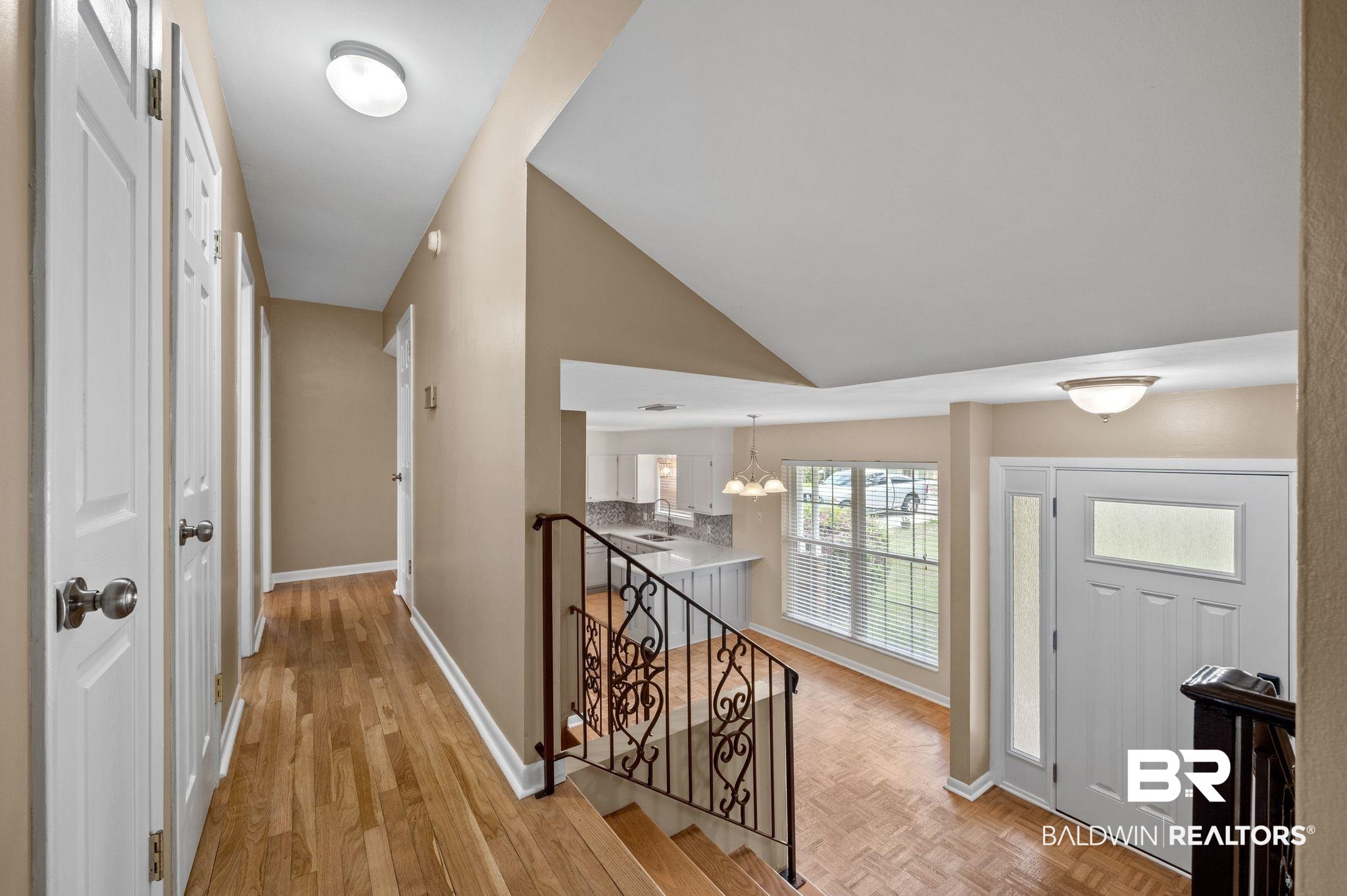 18 Lee Circle Spanish Fort, AL 36527 - Photo 15 of 50 Upper Hallway