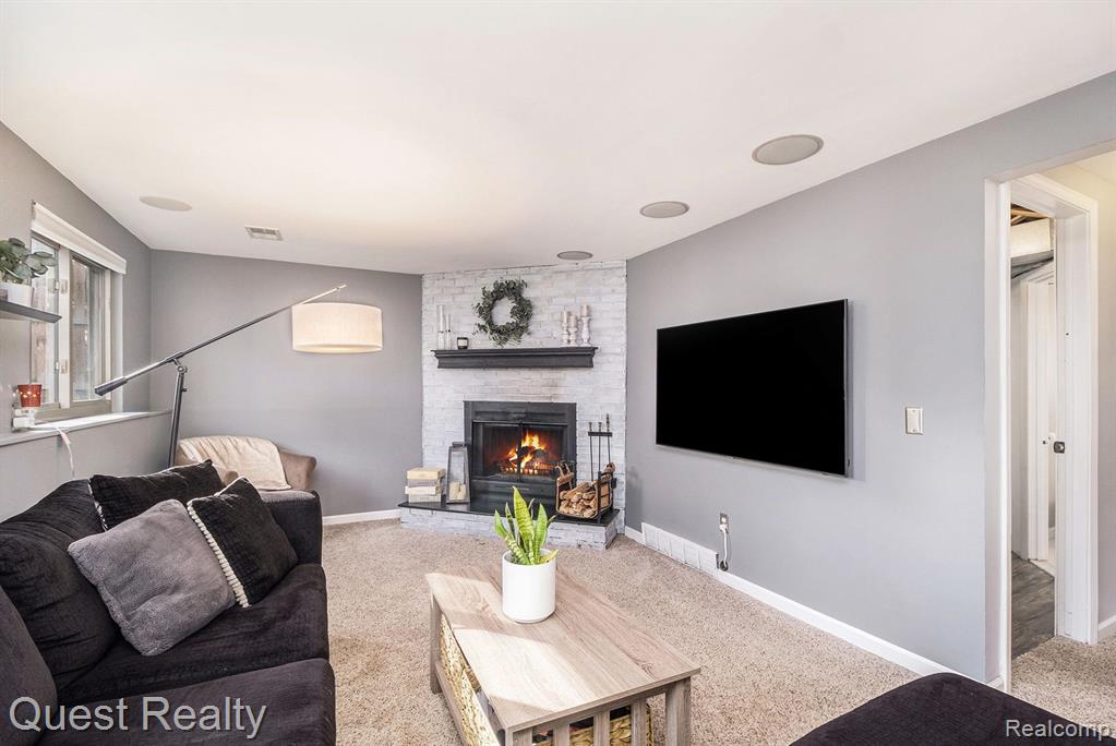3920 Kent Road Royal Oak, MI 48073 - Photo 14 of 32
