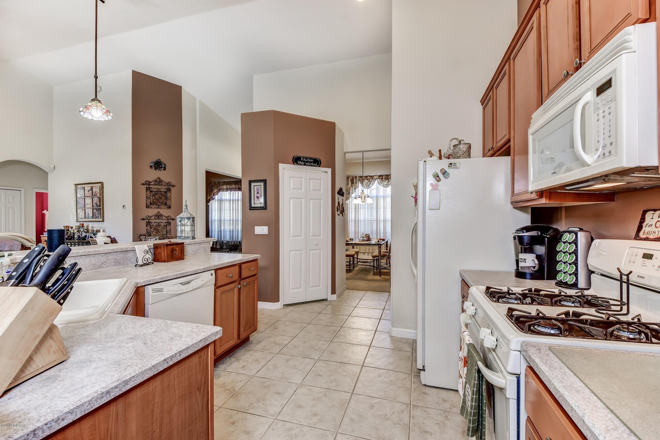 207 Crystal Ridge Road DeLand, FL 32720 - Photo 13 of 39 13-Kitchen