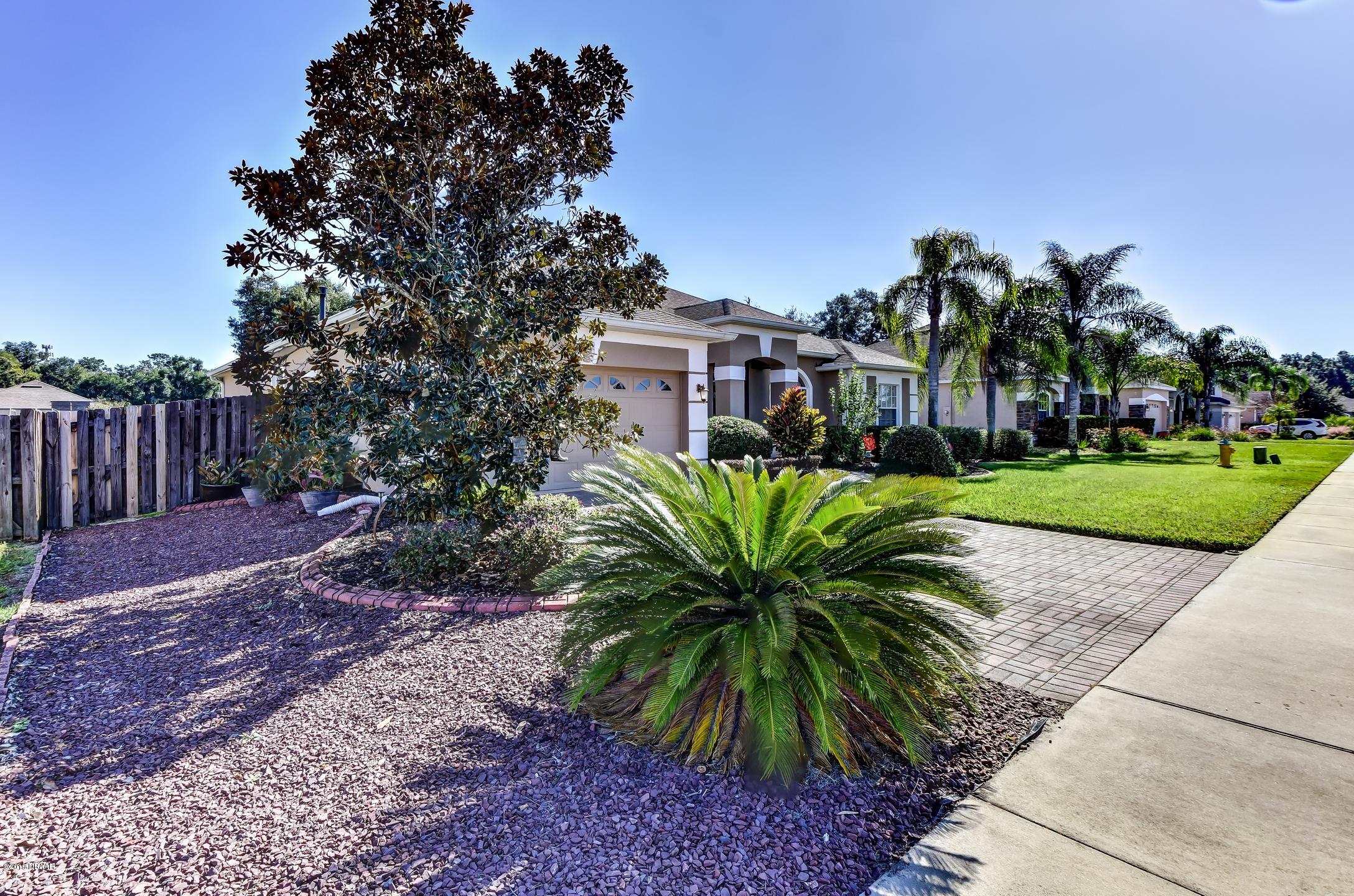 207 Crystal Ridge Road DeLand, FL 32720 - Photo 38 of 39 38-Corner View