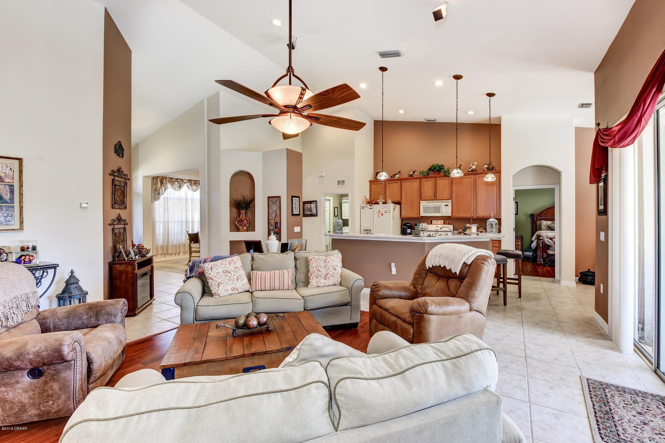 207 Crystal Ridge Road DeLand, FL 32720 - Photo 9 of 39 9-Family Room