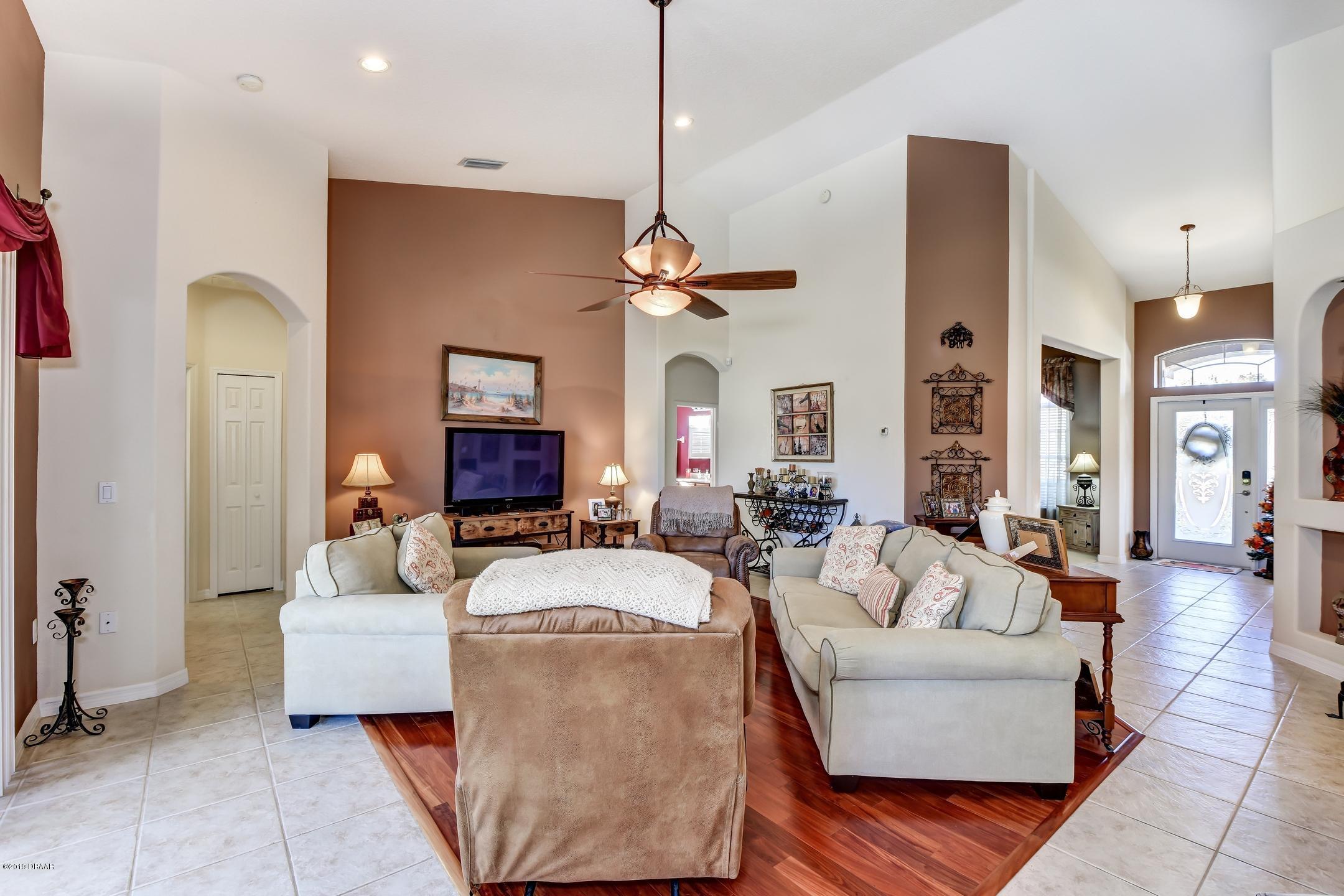 207 Crystal Ridge Road DeLand, FL 32720 - Photo 10 of 39 10-Family Room