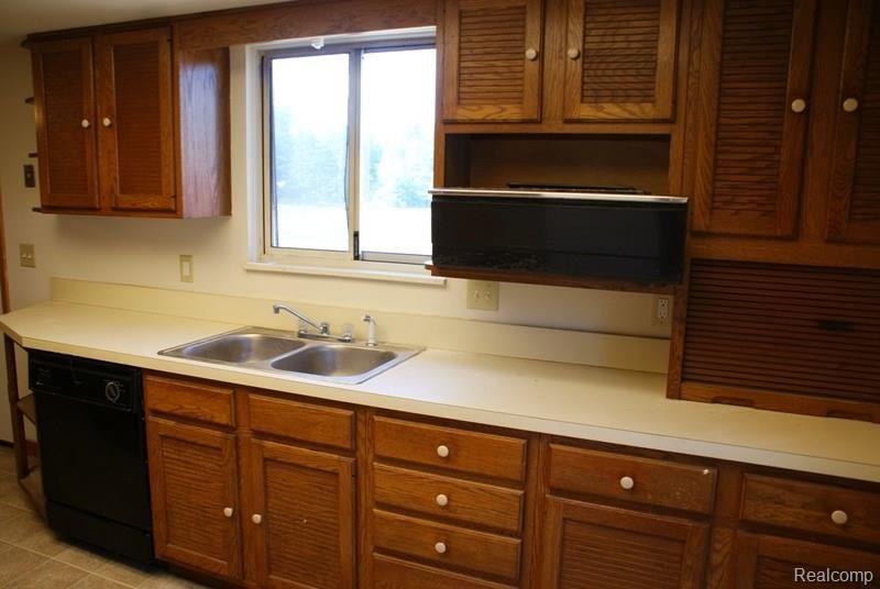 3350 Murphy Lake Road Millington, MI 48746 - Photo 16 of 46 081127.JPG
