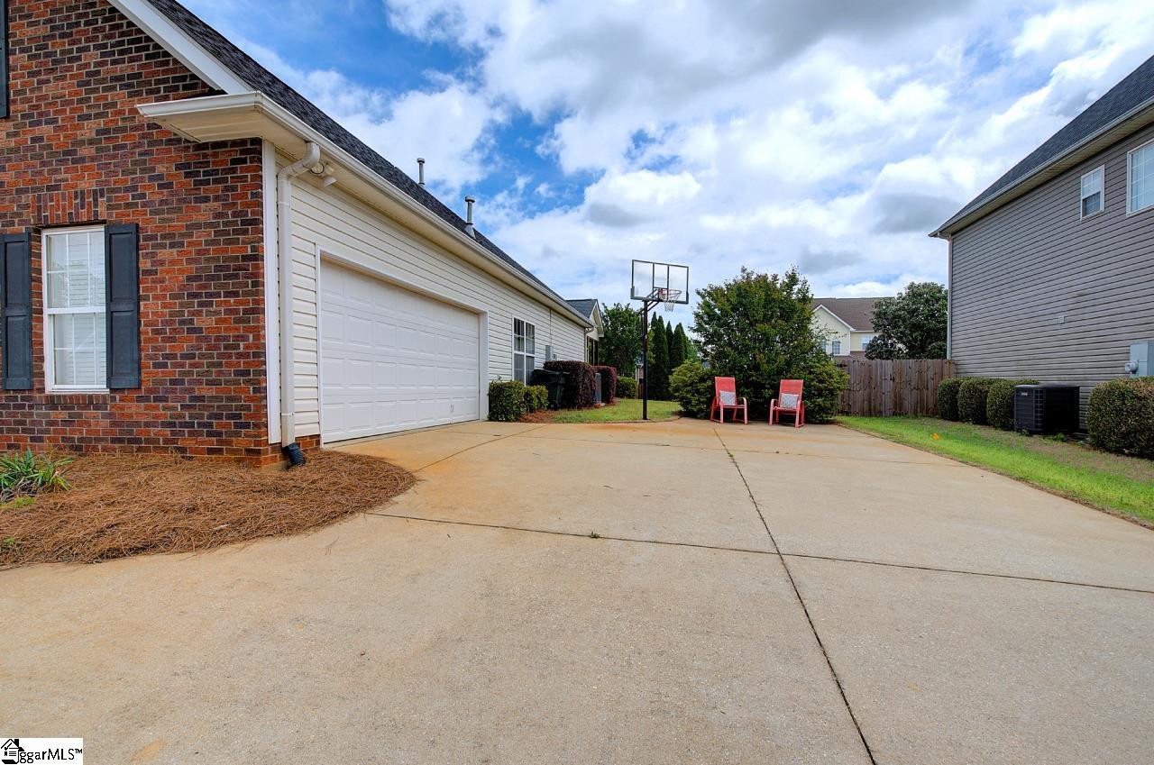 602 Meadow Grove Way Greer, SC 29650 - Photo 4 of 49