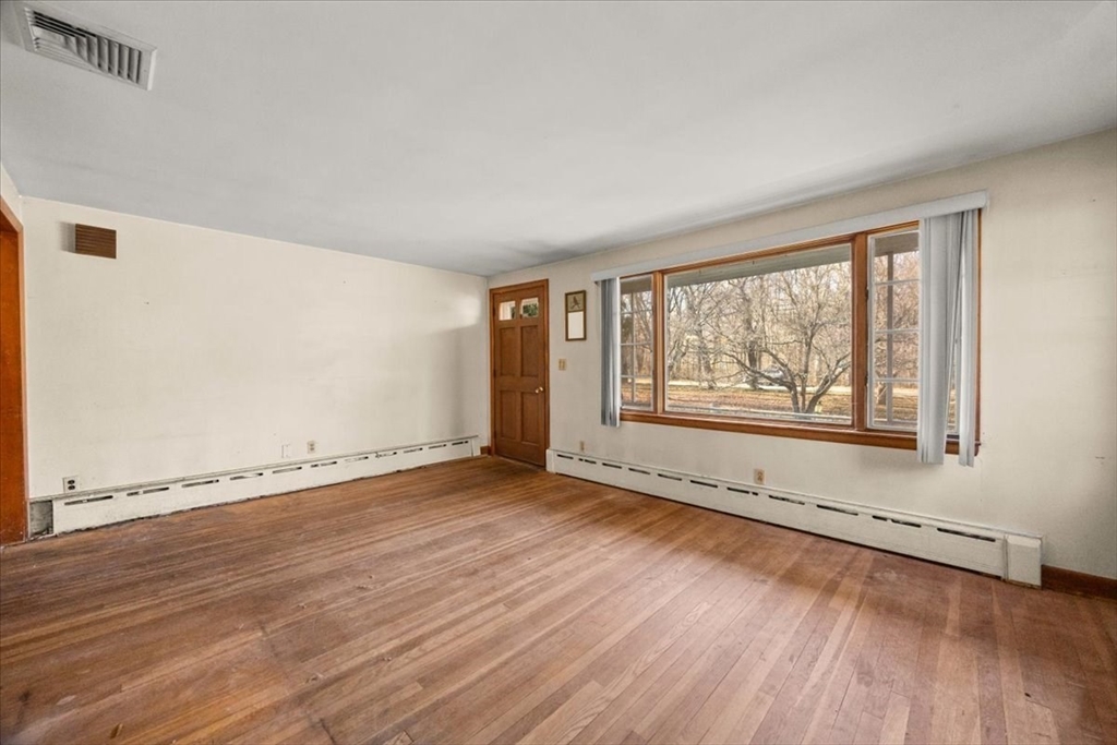 203 Hornbine Road Swansea, MA 02777 - Photo 7 of 34 Gallery Image 7