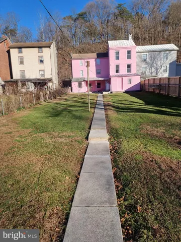 $174,900 | 141-143 Centre St Port, Port Clinton, PA 19549