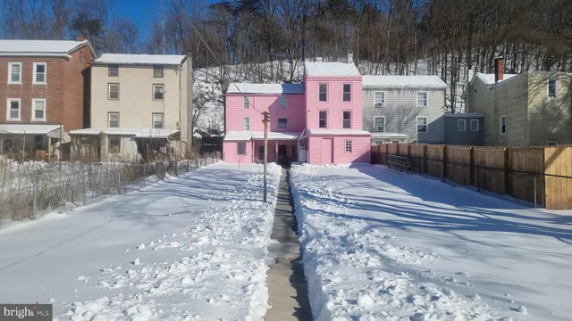 $174,900 | 141-143 Centre St Port, Port Clinton, PA 19549