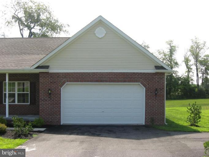 60 Sunburst Drive Elkton, MD 21921 - Photo 3 of 19 Garage 1