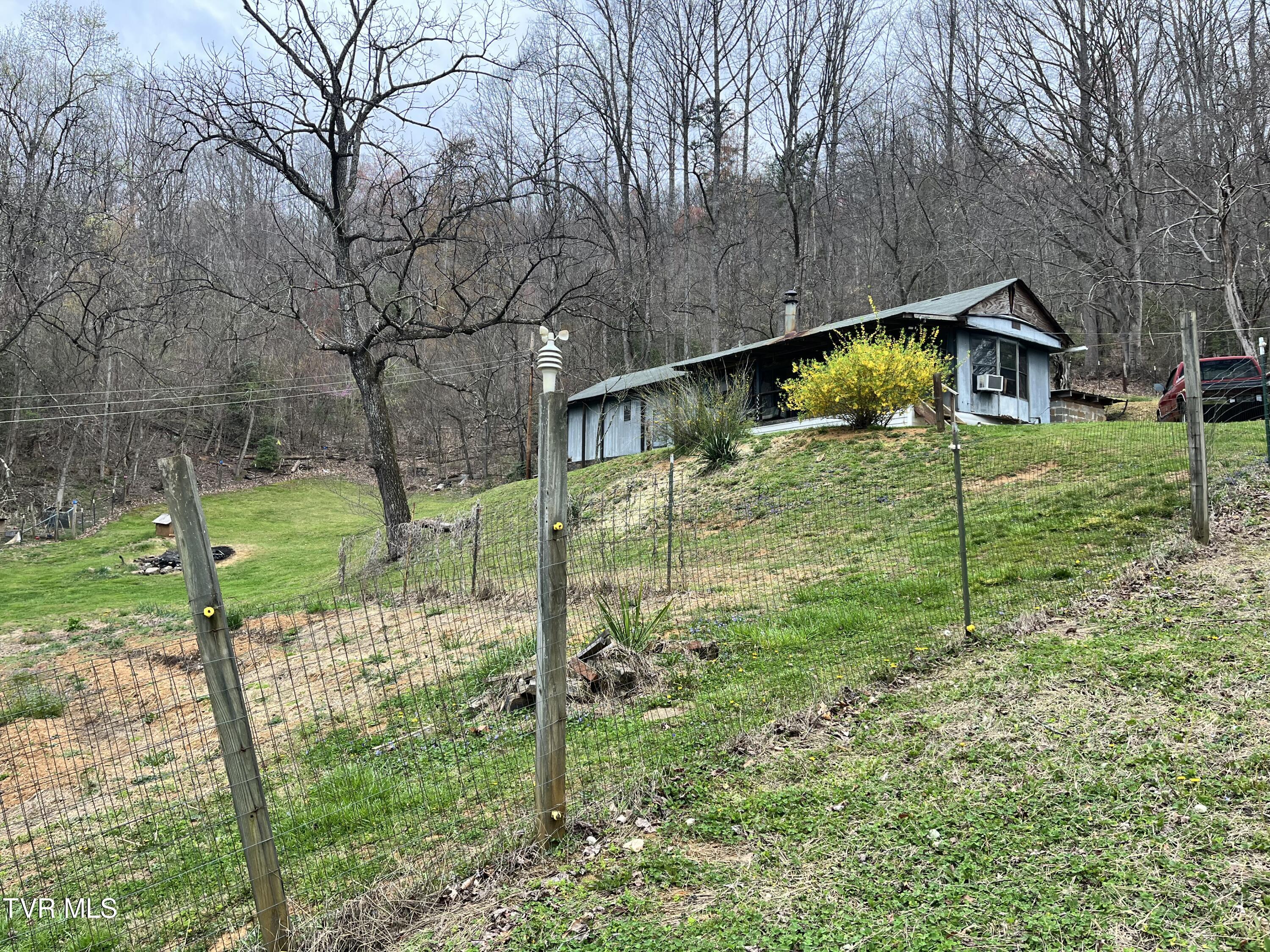 225 Jim Deal Road Elizabethton, TN 37643 - Photo 7 of 15 Estep4