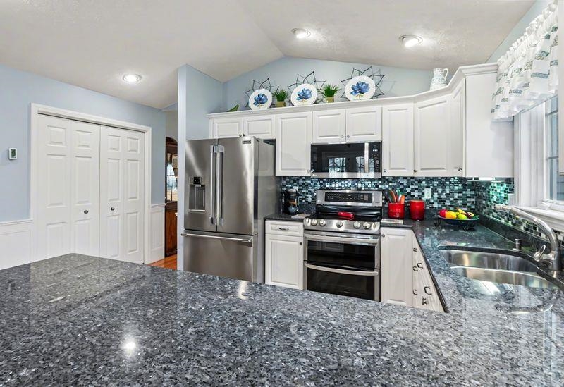 3 Kittanset Road, Unit 228948 Bedford, NH 03110 - Photo 16 of 52