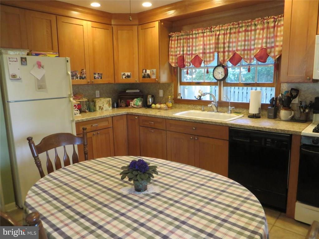1594 Forge Pond Road Brick, NJ 08724 - Photo 7 of 21 Gallery Image 7