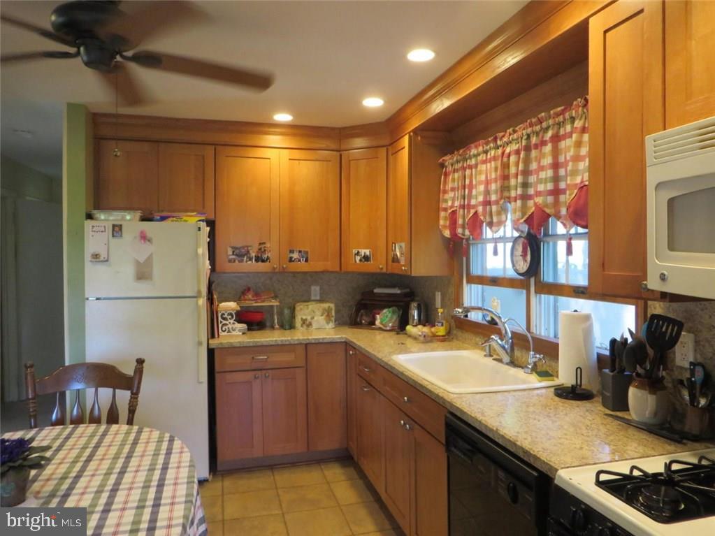 1594 Forge Pond Road Brick, NJ 08724 - Photo 9 of 21 Gallery Image 9