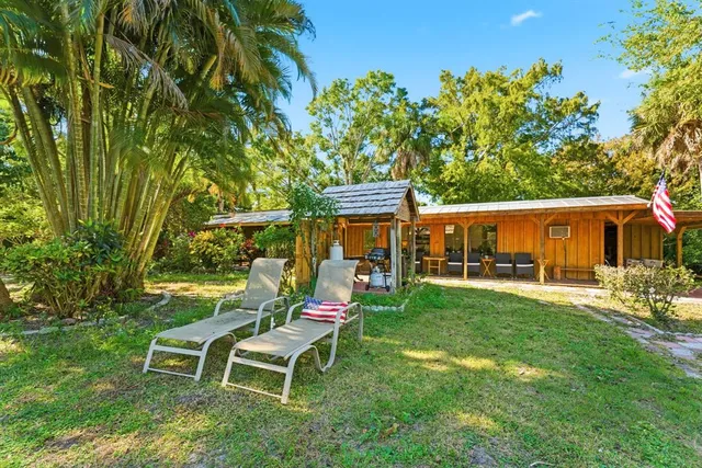 a view of an outdoor space