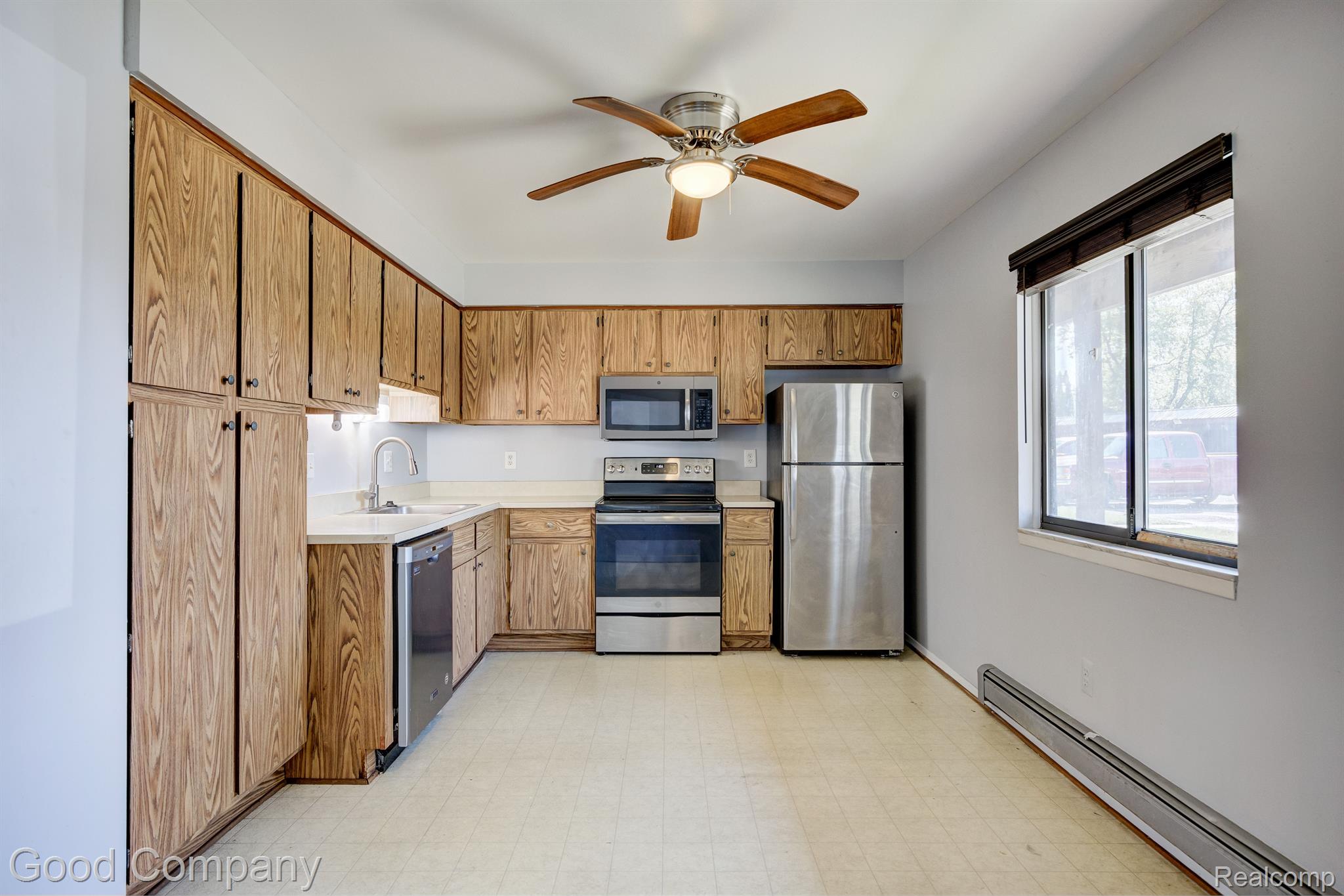 30464 Utica Road Roseville, MI 48066 - Photo 6 of 21 Gallery Image 6