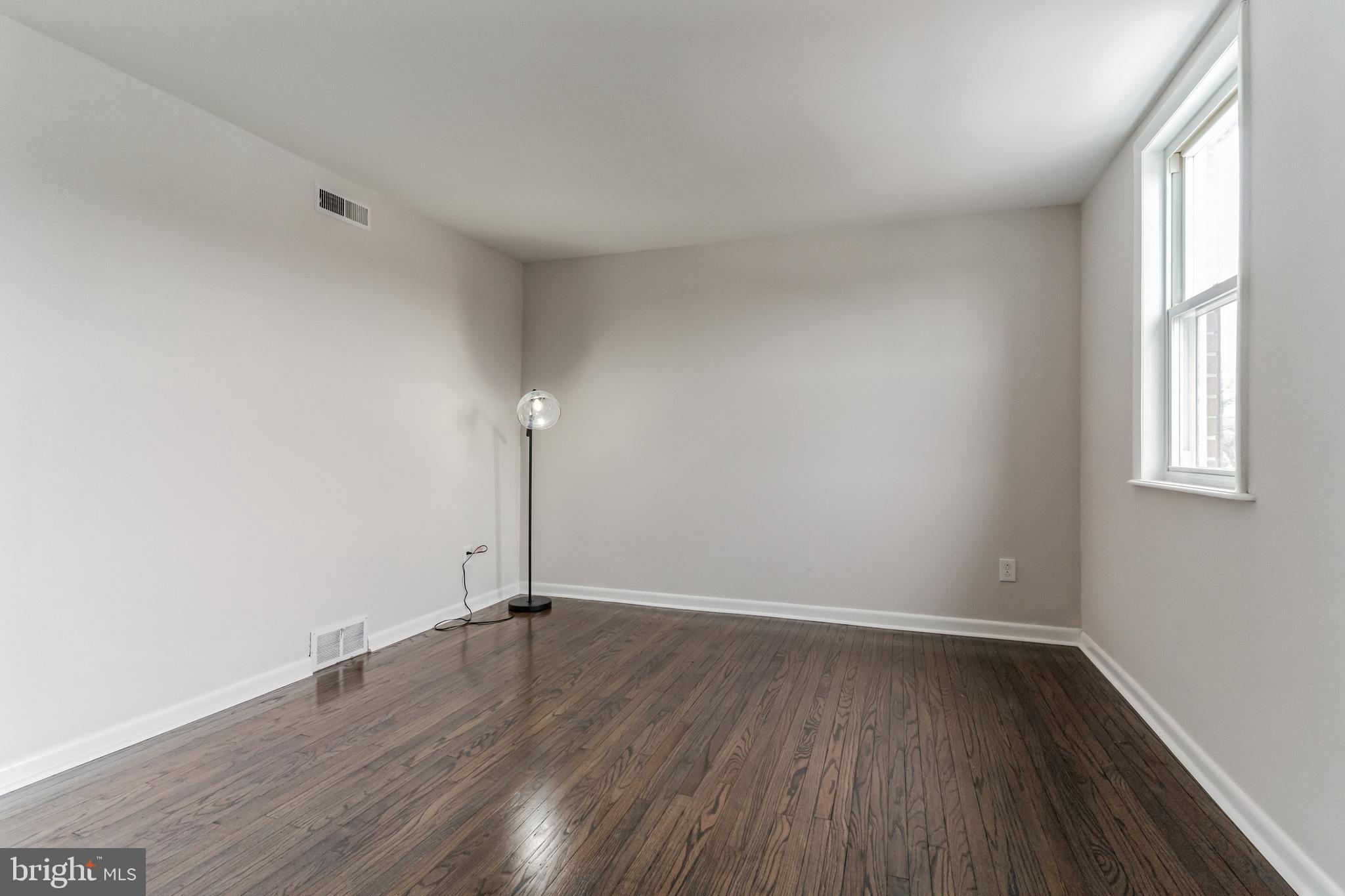 2816 Woodbridge Road Philadelphia, PA 19114 - Photo 13 of 32