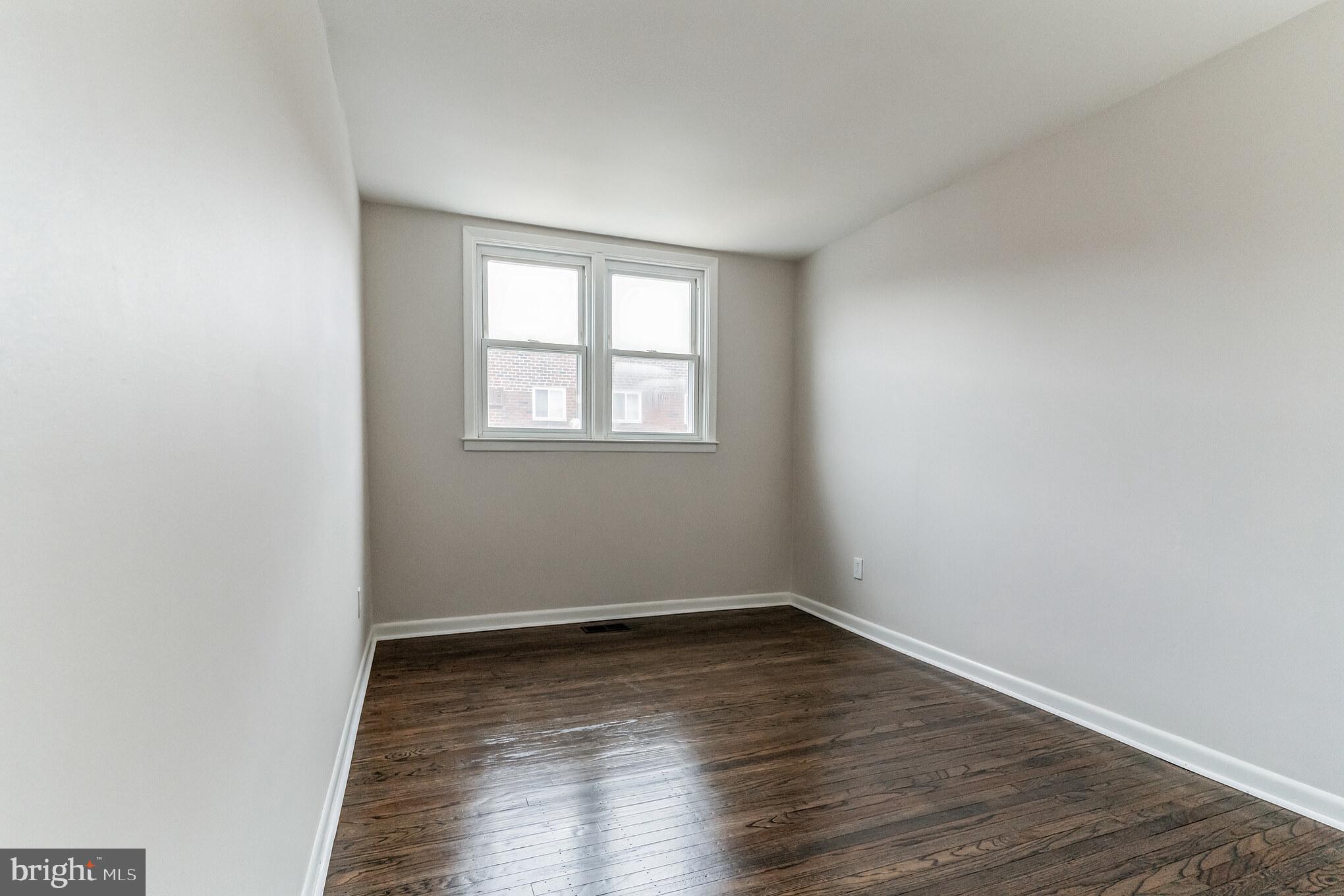 2816 Woodbridge Road Philadelphia, PA 19114 - Photo 15 of 32