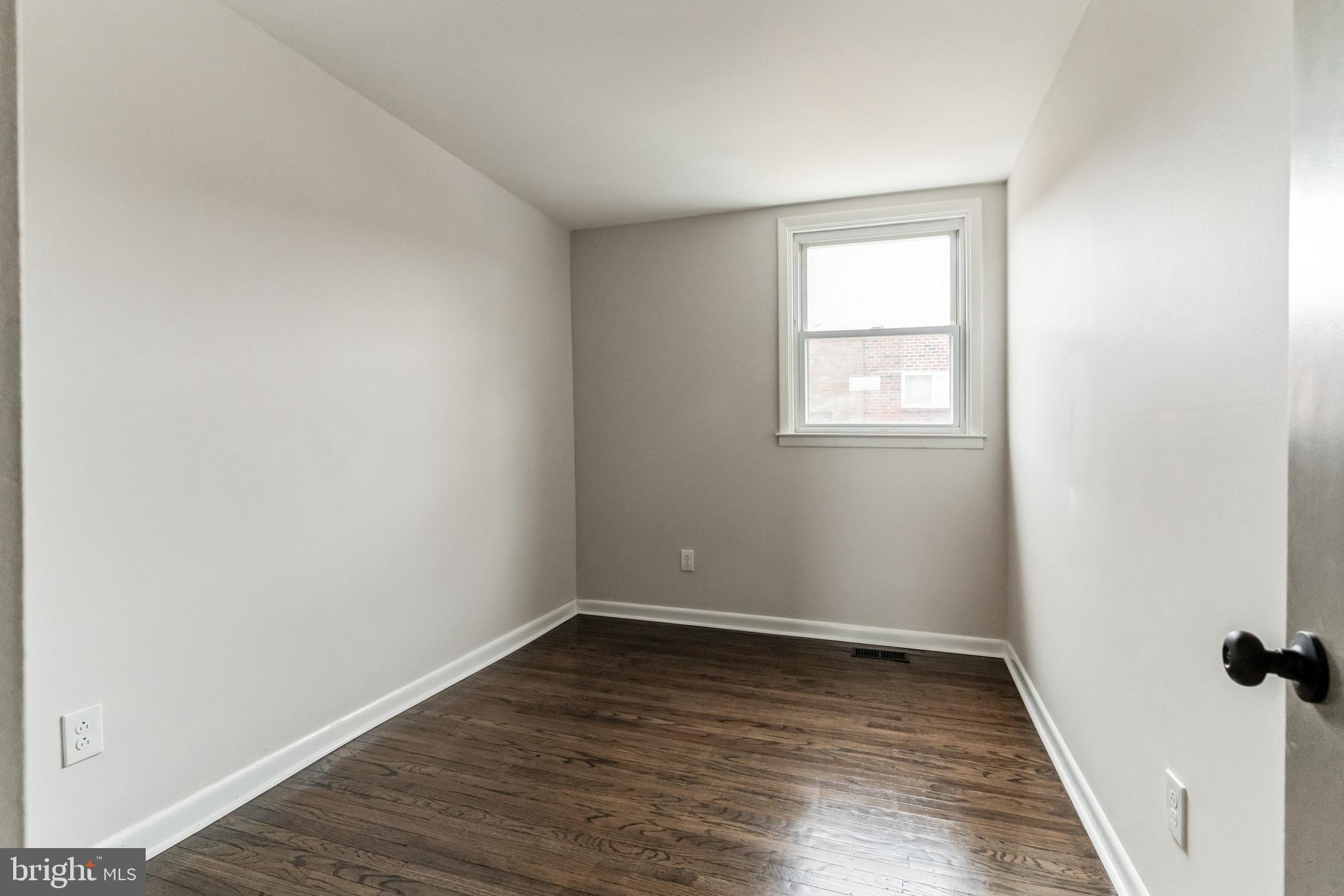 2816 Woodbridge Road Philadelphia, PA 19114 - Photo 17 of 32