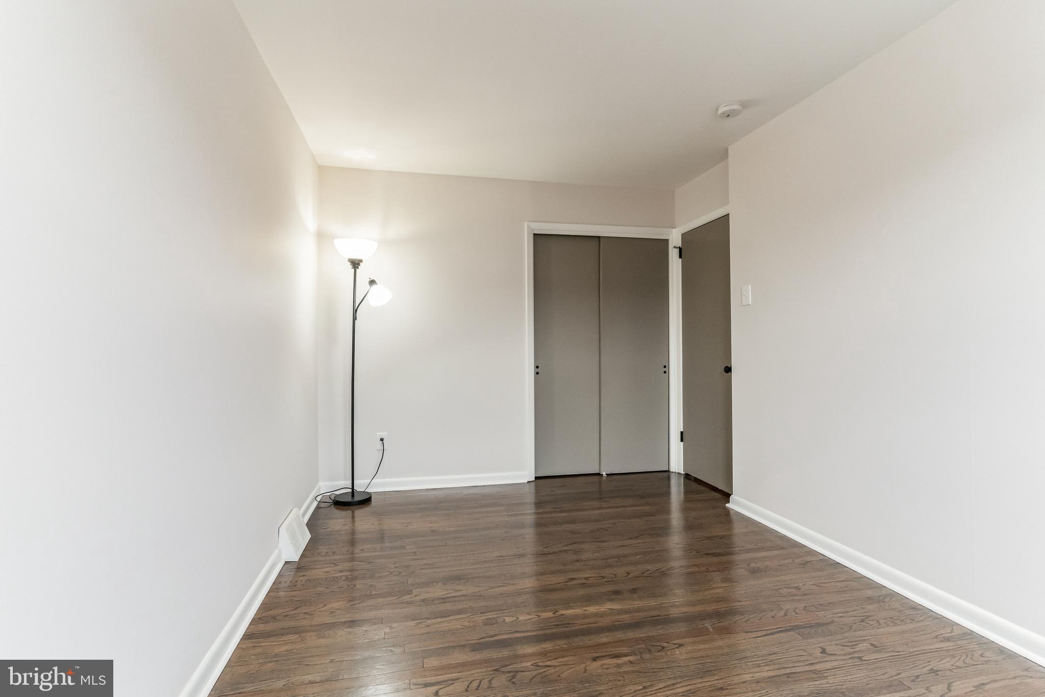 2816 Woodbridge Road Philadelphia, PA 19114 - Photo 18 of 32