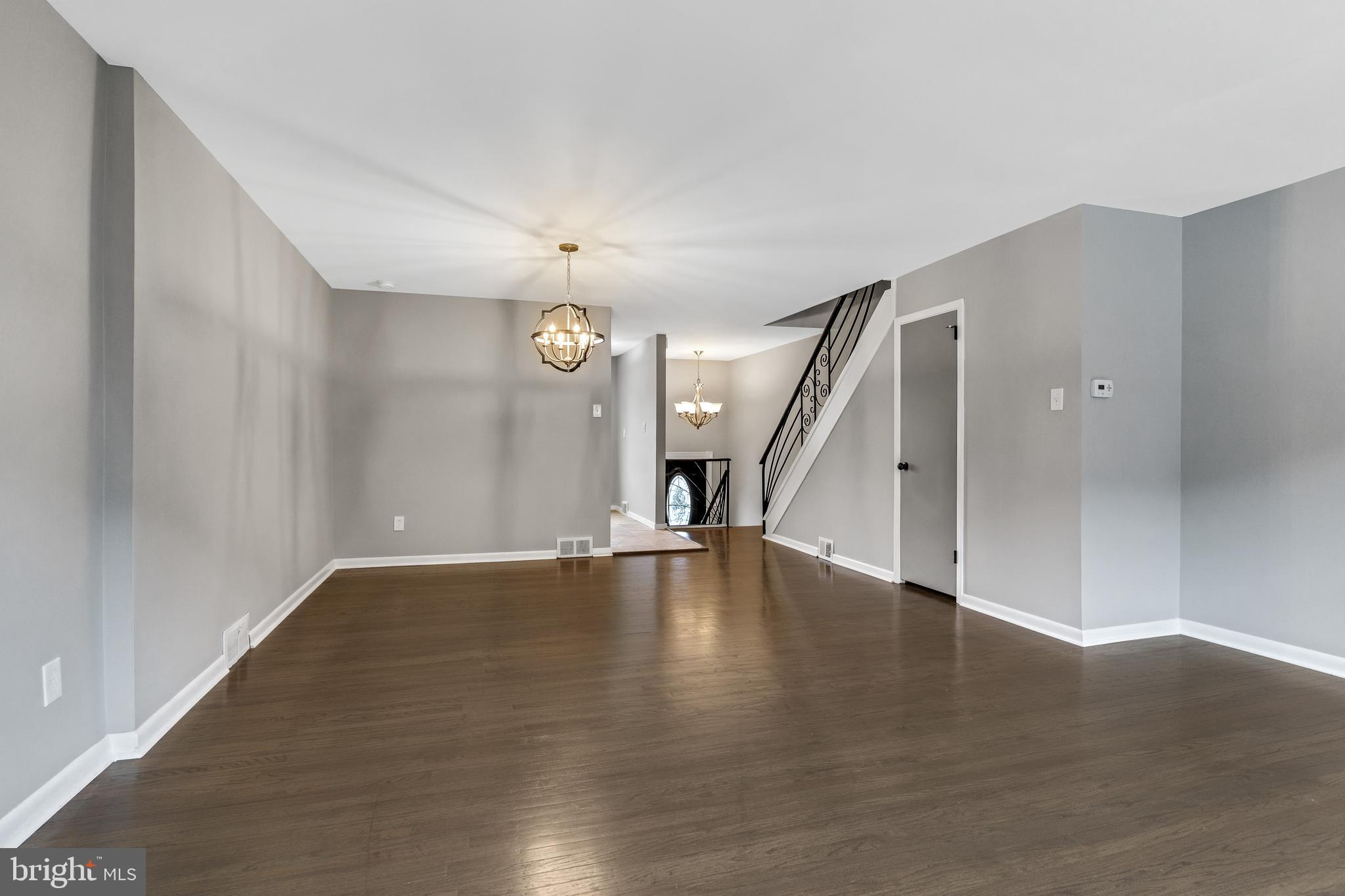 2816 Woodbridge Road Philadelphia, PA 19114 - Photo 6 of 32