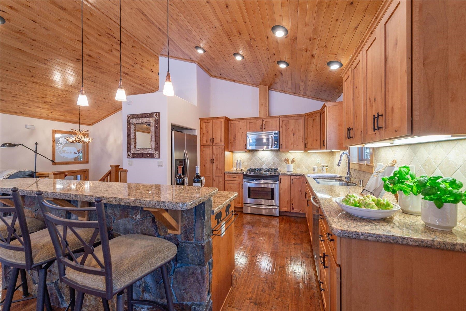 11685 Baden Road Truckee, CA 96161 - Photo 9 of 28 Gallery Image 9