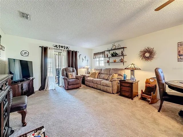$220,000 | 38225 Boxwood Drive, Unit 38225, Zephyrhills, FL 33542