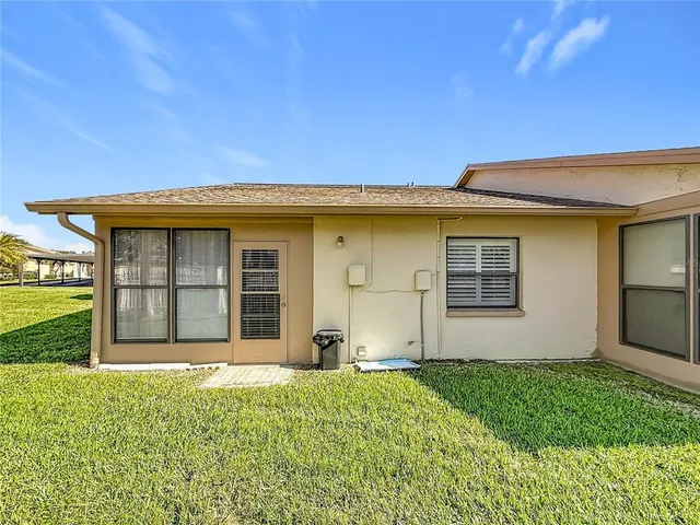 $220,000 | 38225 Boxwood Drive, Unit 38225, Zephyrhills, FL 33542