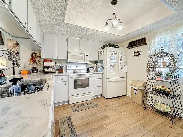 $220,000 | 38225 Boxwood Drive, Unit 38225, Zephyrhills, FL 33542