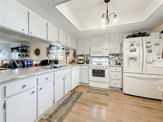 $220,000 | 38225 Boxwood Drive, Unit 38225, Zephyrhills, FL 33542