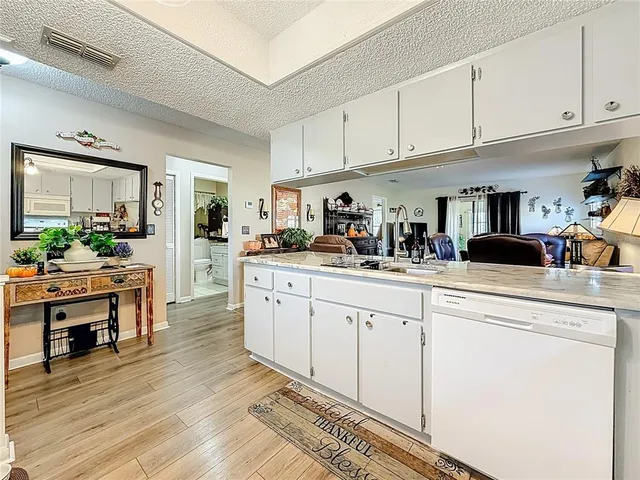 $220,000 | 38225 Boxwood Drive, Unit 38225, Zephyrhills, FL 33542