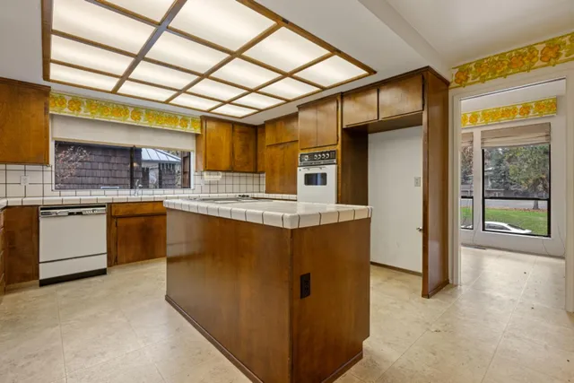 $850,000 | 218 Brook Way, Modesto, CA 95354