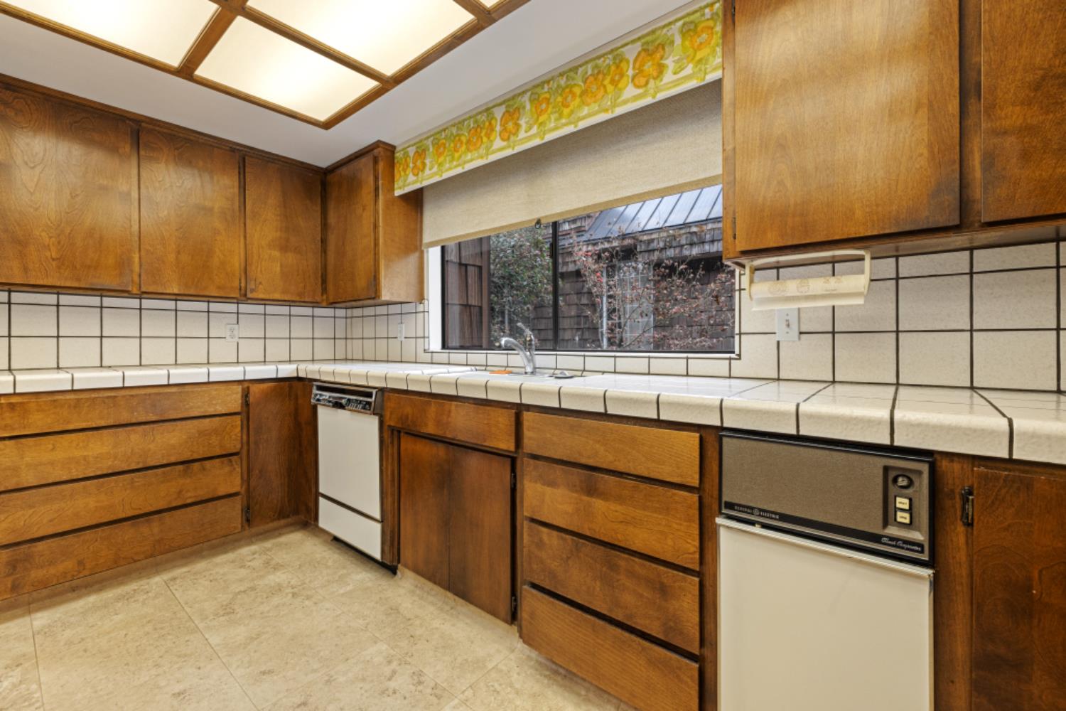 218 Brook Way Modesto, CA 95354 - Photo 15 of 55