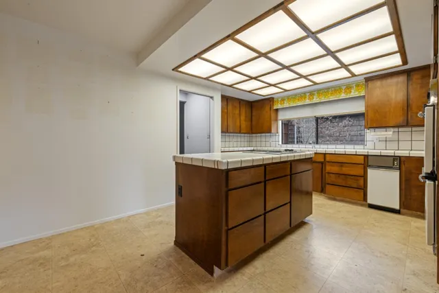 $850,000 | 218 Brook Way, Modesto, CA 95354