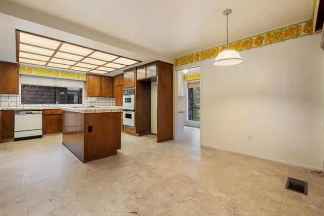 $850,000 | 218 Brook Way, Modesto, CA 95354