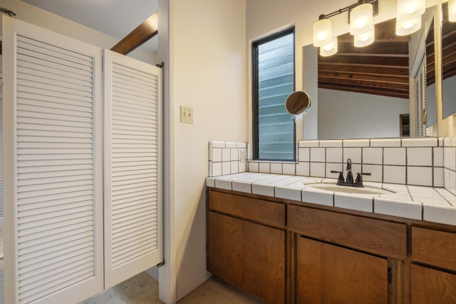 218 Brook Way Modesto, CA 95354 - Photo 40 of 55