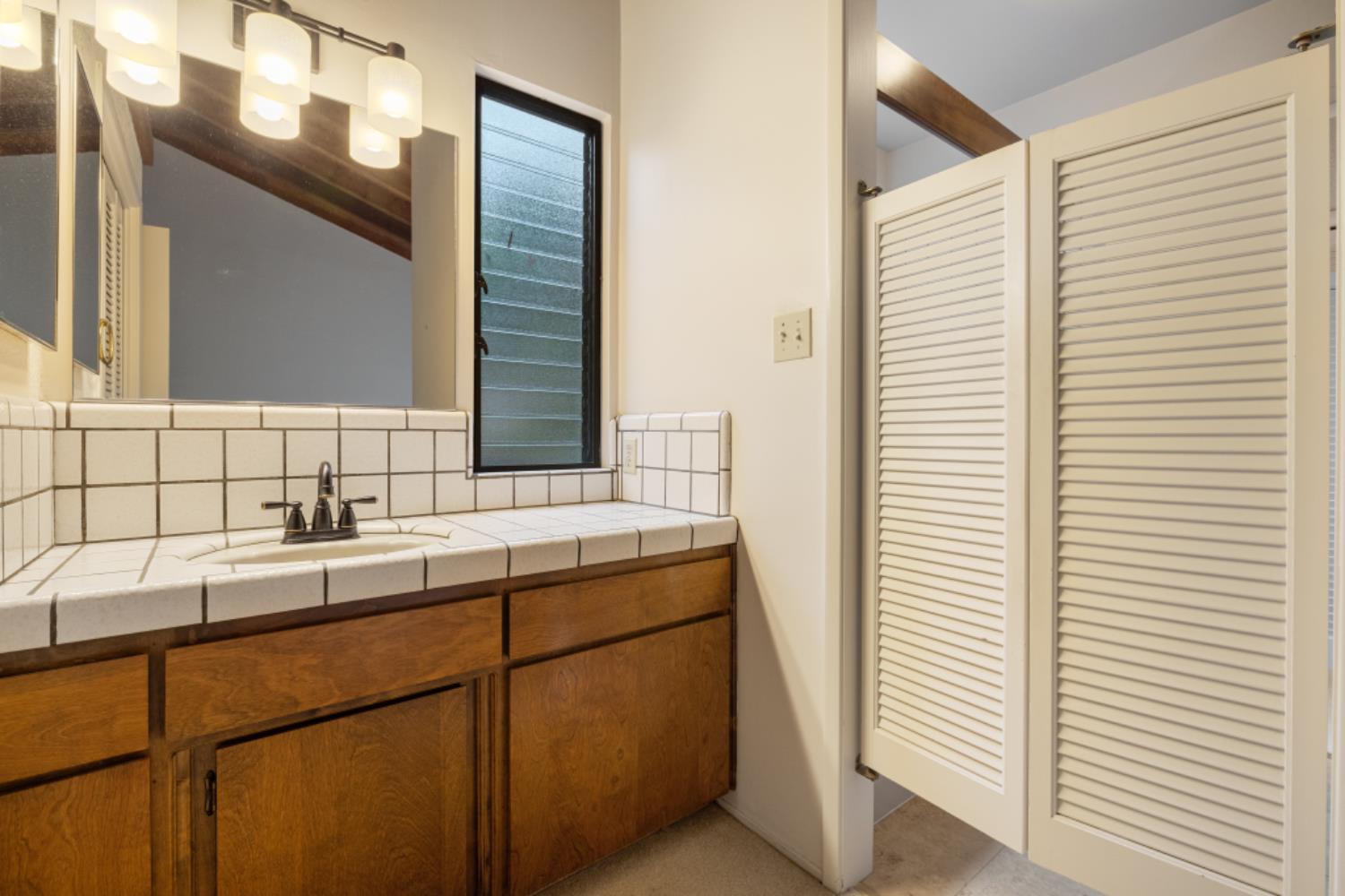 218 Brook Way Modesto, CA 95354 - Photo 42 of 55