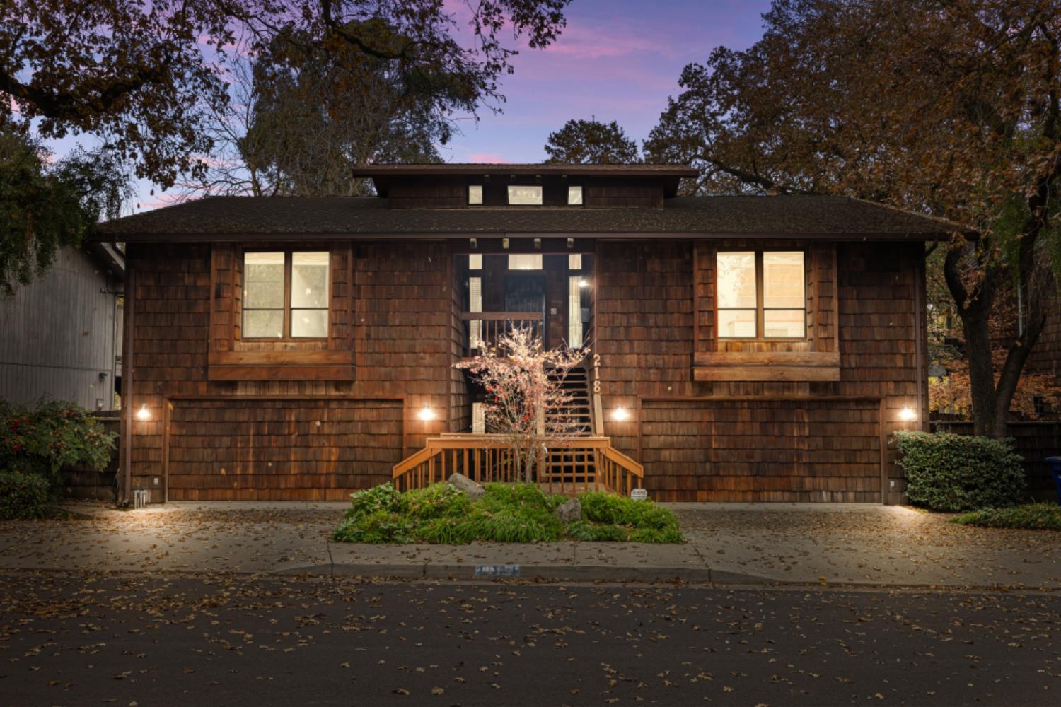 218 Brook Way Modesto, CA 95354 - Photo 5 of 55