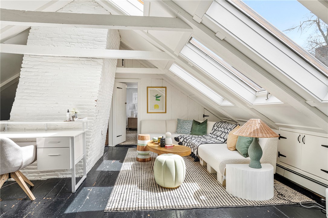 21 George Street Providence, RI 02906 - Photo 26 of 37 Third Floor Living Room